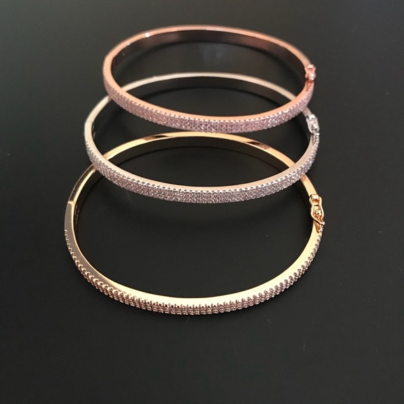 Rose Gold Colored Hinged Bangle CZ Bracelet! - Picture 5 of 6
